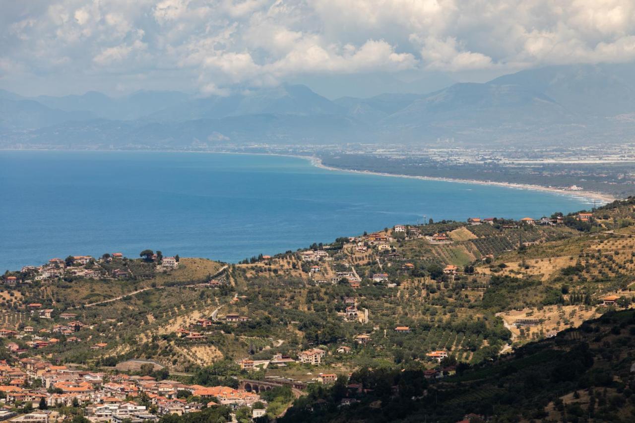 Casale San Martino Bed and Breakfast Laureana Cilento Exteriör bild